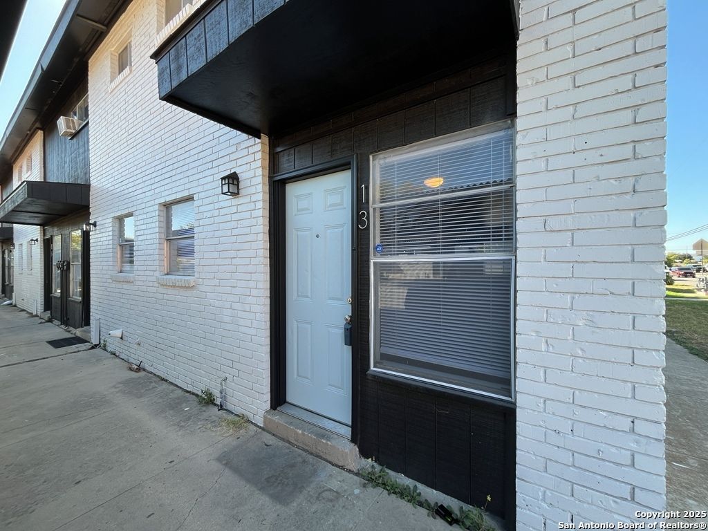 2802 Lasses Blvd Apt 13, San Antonio, TX 78223