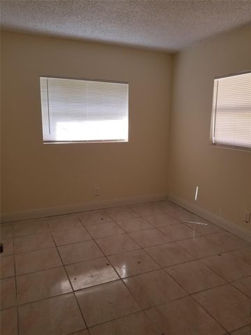 1523-1525 NW 8th Avenue, Fort Lauderdale, FL 33311