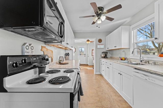 804 Seymour Street, Reedsburg, WI 53959