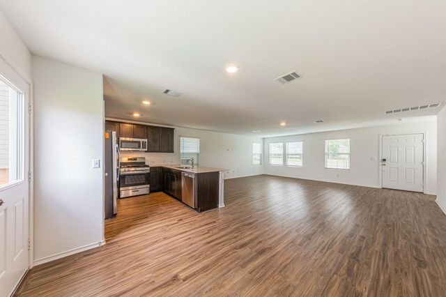 252 Patagonia, Kyle, TX 78640