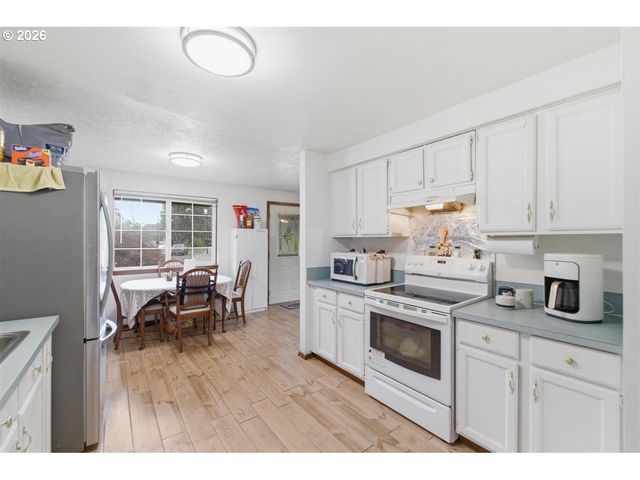 540 Marion Ct, Mt Angel, OR 97362