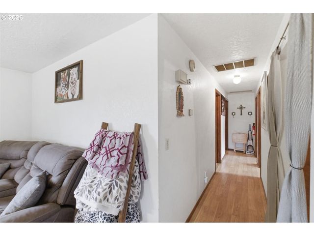 540 Marion Ct, Mt Angel, OR 97362