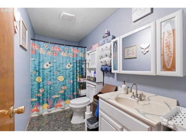 540 Marion Ct, Mt Angel, OR 97362