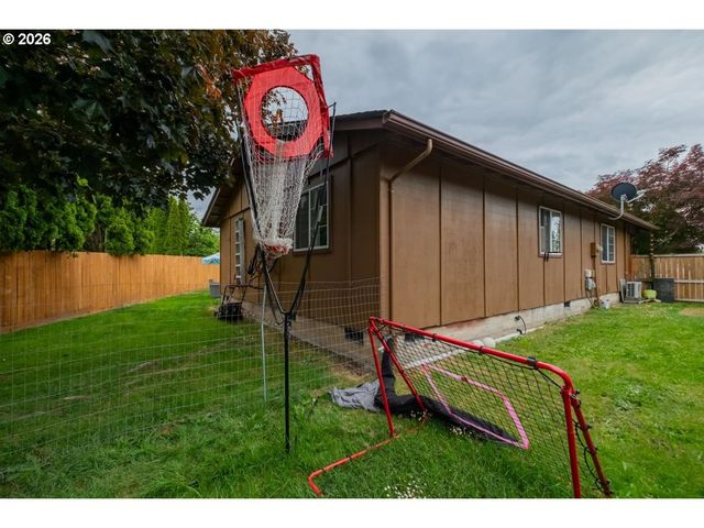 540 Marion Ct, Mt Angel, OR 97362