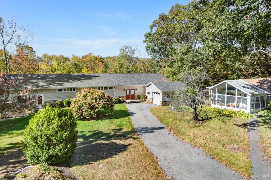 553 Hosner Mountain Road, Stormville, NY 12582