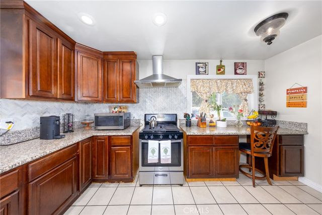 1122 W Service, West Covina, CA 91790