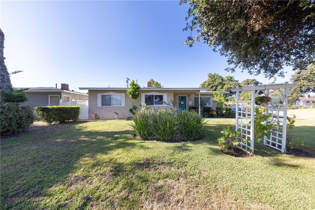 1122 W Service, West Covina, CA 91790
