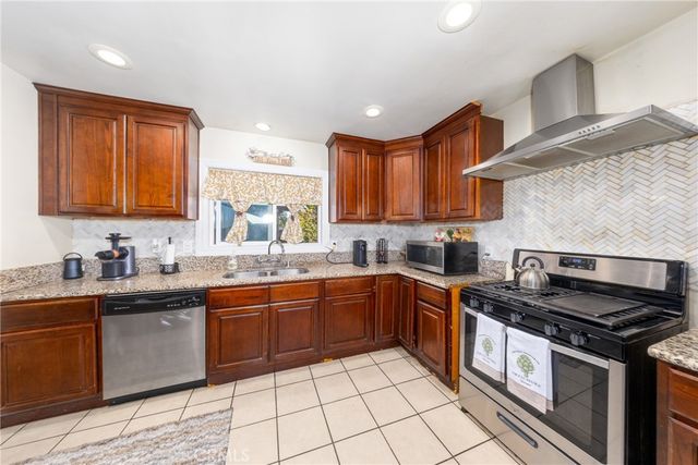 1122 W Service, West Covina, CA 91790