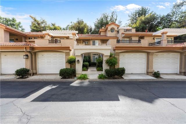 23930 Arroyo Park, Valencia, CA 91355