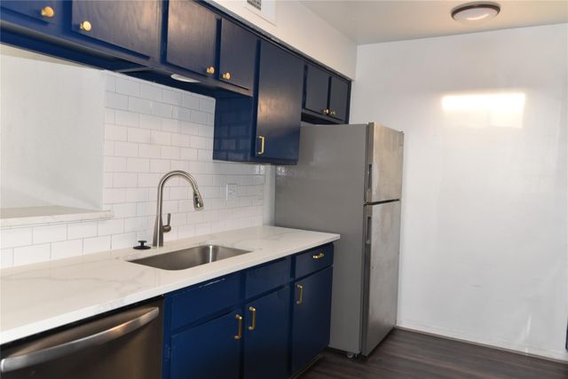 9809 Richmond Avenue E7, Houston, TX 77042