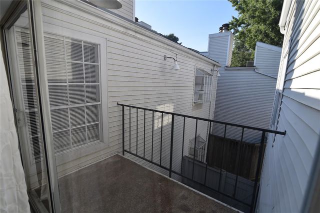 9809 Richmond Avenue E7, Houston, TX 77042