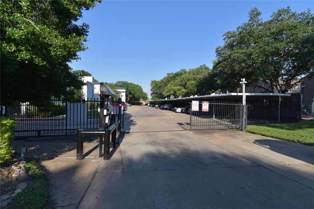 9809 Richmond Avenue E7, Houston, TX 77042