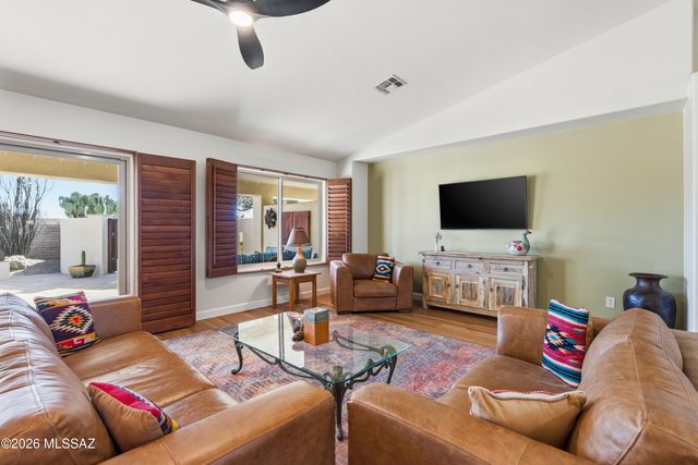 2480 E Glen Canyon Road, Green Valley, AZ 85614