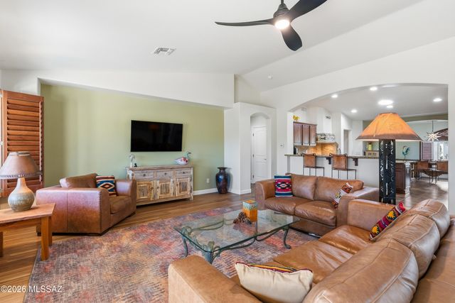 2480 E Glen Canyon Road, Green Valley, AZ 85614