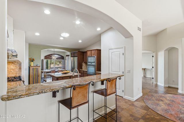 2480 E Glen Canyon Road, Green Valley, AZ 85614