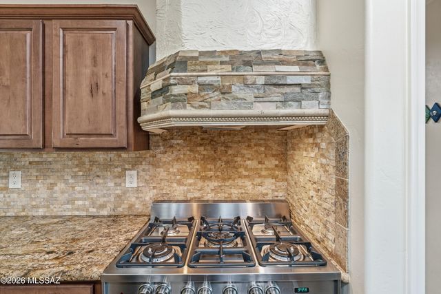 2480 E Glen Canyon Road, Green Valley, AZ 85614