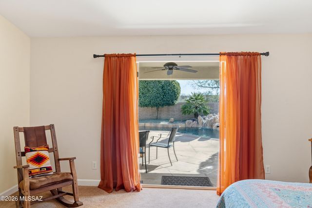 2480 E Glen Canyon Road, Green Valley, AZ 85614