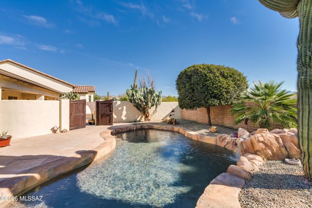 2480 E Glen Canyon Road, Green Valley, AZ 85614