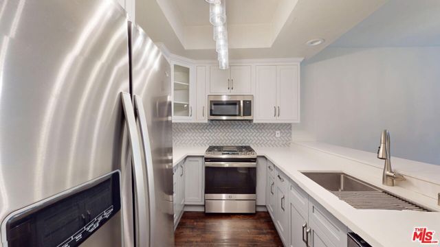 3480 Barham Boulevard 109, Los Angeles, CA 90068