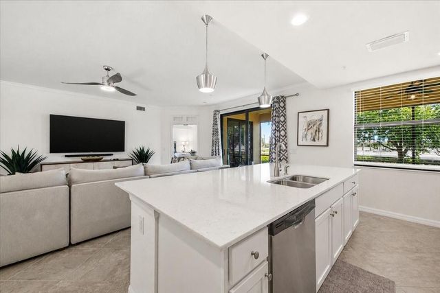 10792 TARFLOWER DRIVE 102, Venice, FL 34293