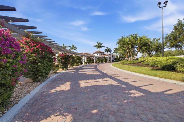 10792 TARFLOWER DRIVE 102, Venice, FL 34293