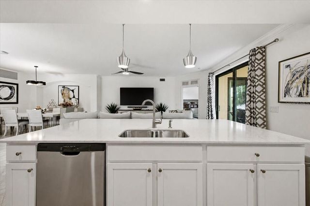 10792 TARFLOWER DRIVE 102, Venice, FL 34293