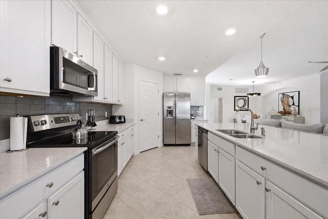 10792 TARFLOWER DRIVE 102, Venice, FL 34293