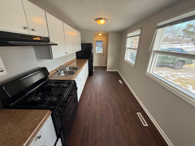 636 Jefferson Avenue, Carpentersville, IL 60110