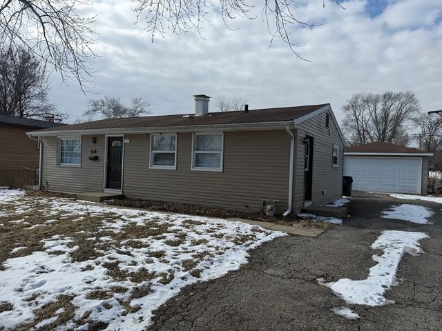 636 Jefferson Avenue, Carpentersville, IL 60110