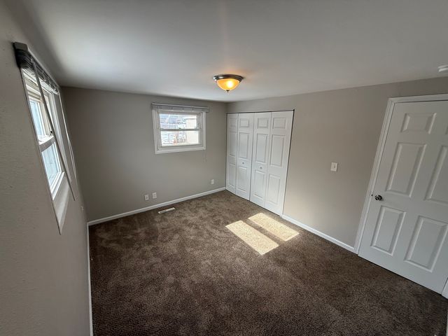 636 Jefferson Avenue, Carpentersville, IL 60110