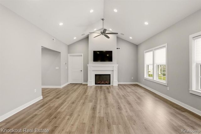 7422 Aspen Creek Drive, Midland, MI 48642