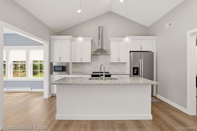 7422 Aspen Creek Drive, Midland, MI 48642