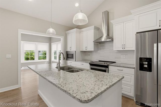 7422 Aspen Creek Drive, Midland, MI 48642