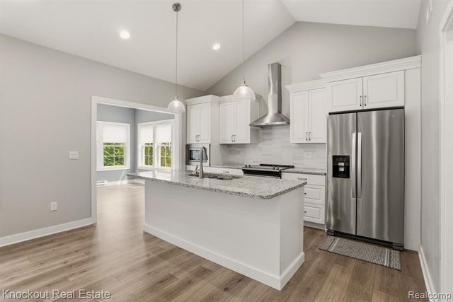 7422 Aspen Creek Drive, Midland, MI 48642