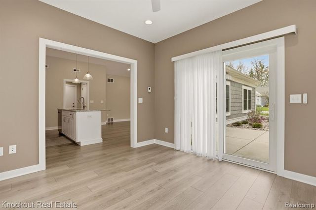 7422 Aspen Creek Drive, Midland, MI 48642