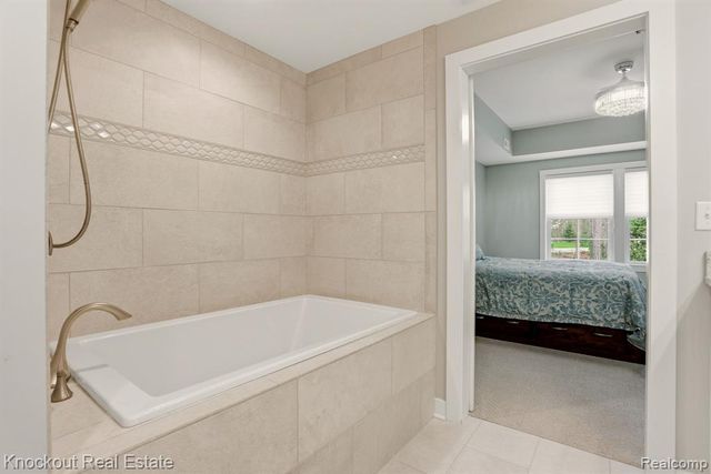 7422 Aspen Creek Drive, Midland, MI 48642