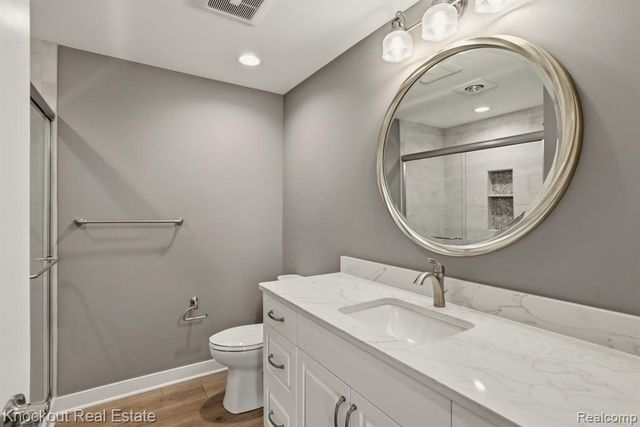7422 Aspen Creek Drive, Midland, MI 48642