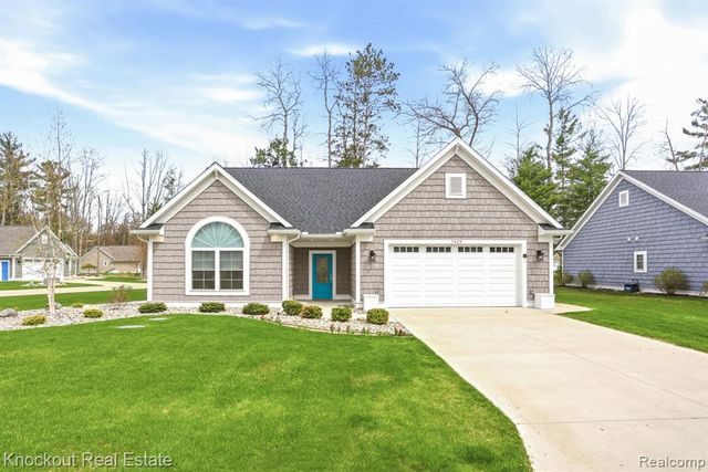 7422 Aspen Creek Drive, Midland, MI 48642