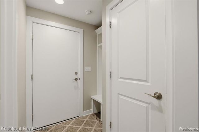 7422 Aspen Creek Drive, Midland, MI 48642