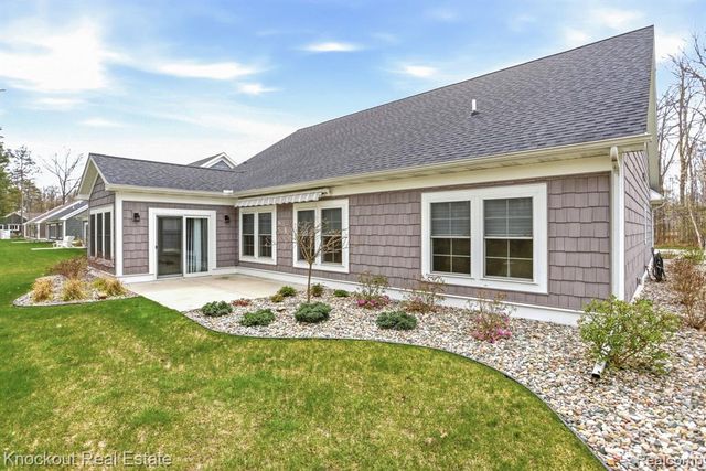 7422 Aspen Creek Drive, Midland, MI 48642