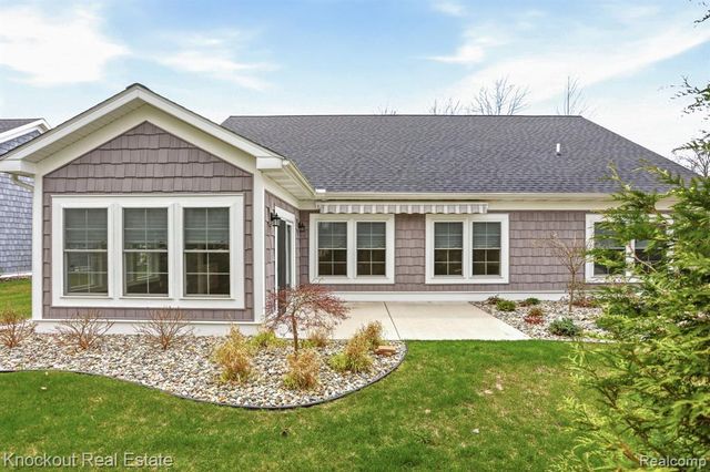 7422 Aspen Creek Drive, Midland, MI 48642