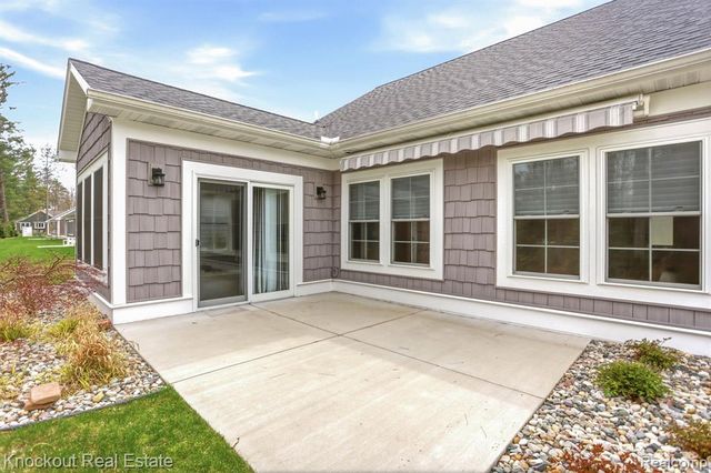7422 Aspen Creek Drive, Midland, MI 48642