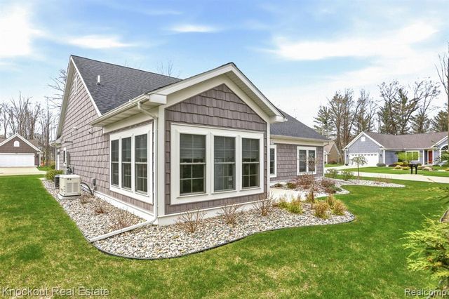 7422 Aspen Creek Drive, Midland, MI 48642