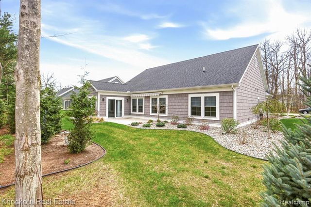 7422 Aspen Creek Drive, Midland, MI 48642