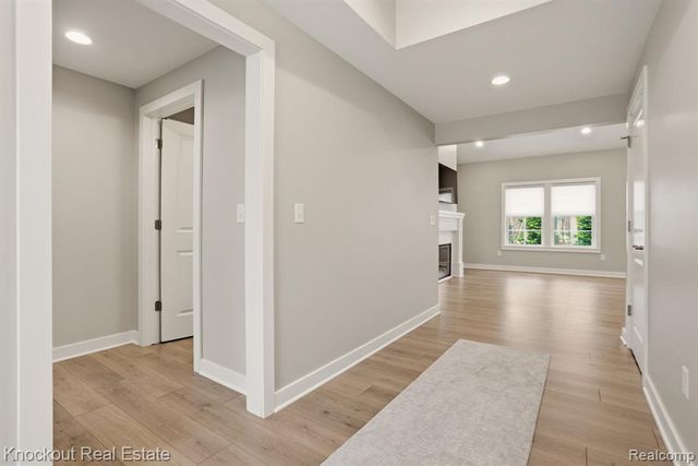 7422 Aspen Creek Drive, Midland, MI 48642