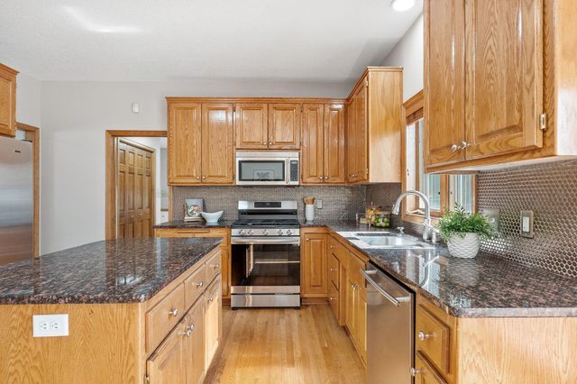 4290 Cottonwood Lane N, Plymouth, MN 55441