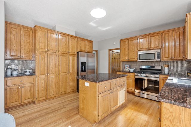 4290 Cottonwood Lane N, Plymouth, MN 55441