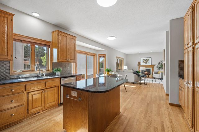 4290 Cottonwood Lane N, Plymouth, MN 55441