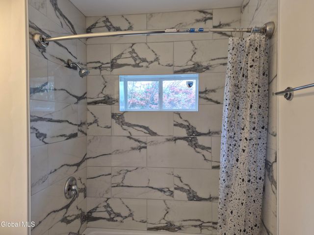 14 Lynch Avenue, Castleton-on-hudson, NY 12033