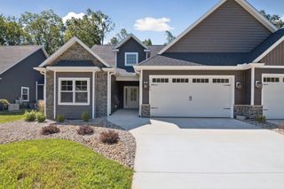 1160 Lochaven Circle, Hillsdale Twp, MI 49242